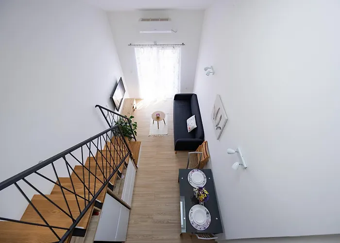 Yasmin & Viola Apartment