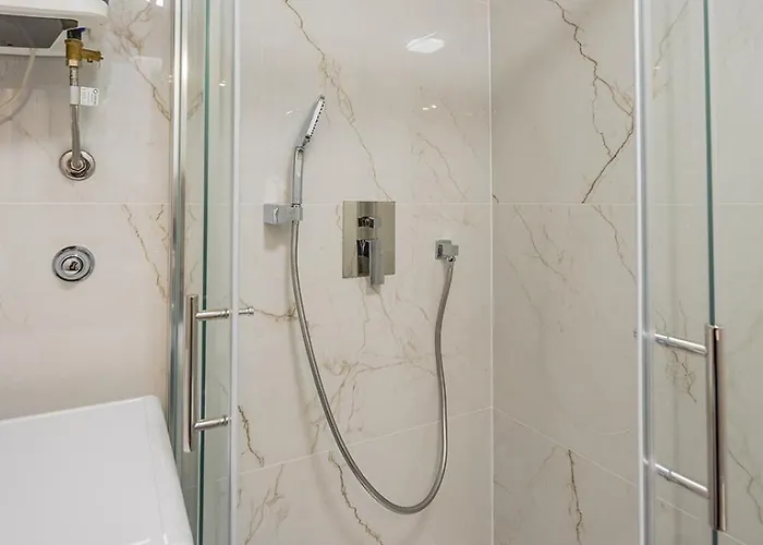 Yasmin & Viola * 扎达尔